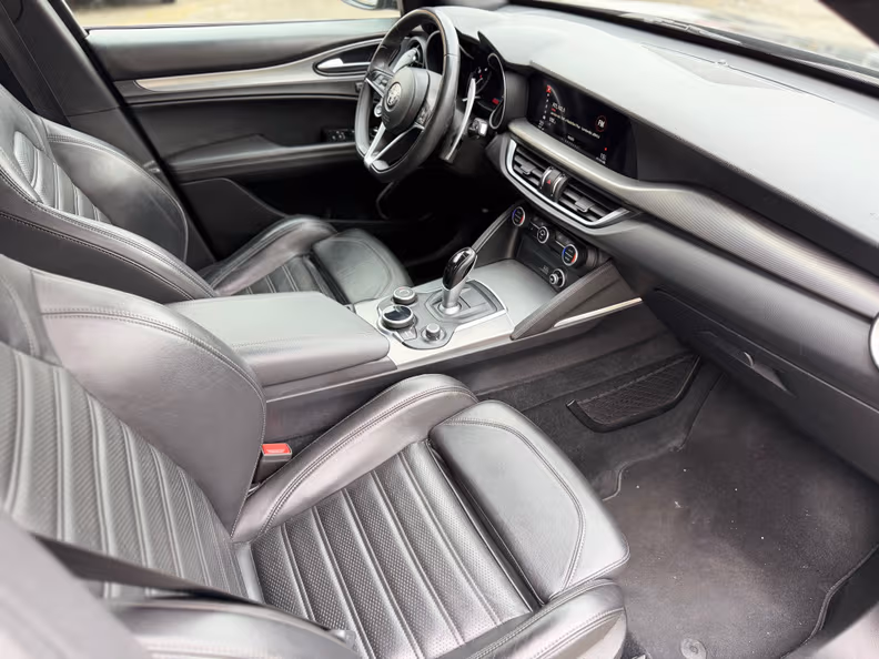 Alfa Romeo Stelvio - 29