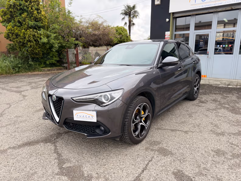 Alfa Romeo Stelvio - 1