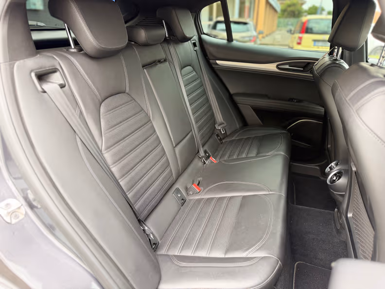 Alfa Romeo Stelvio - 28