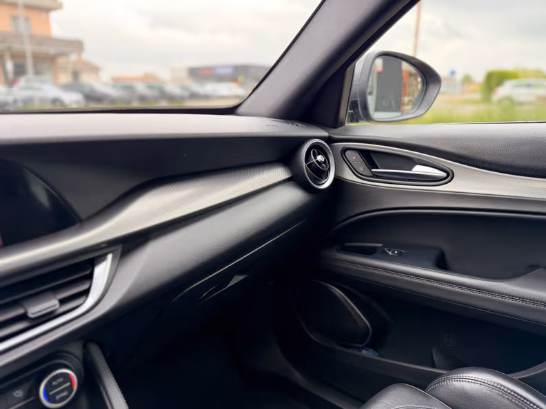 Alfa Romeo Stelvio - 20