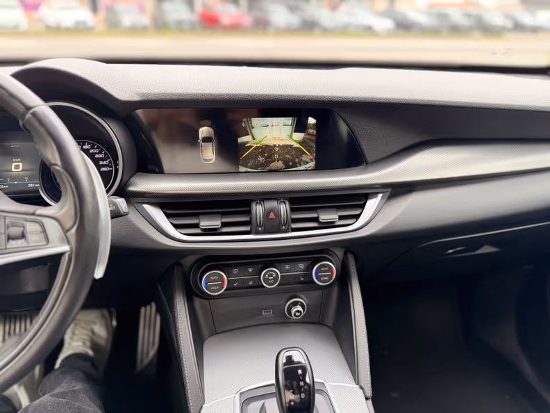 Alfa Romeo Stelvio - 19
