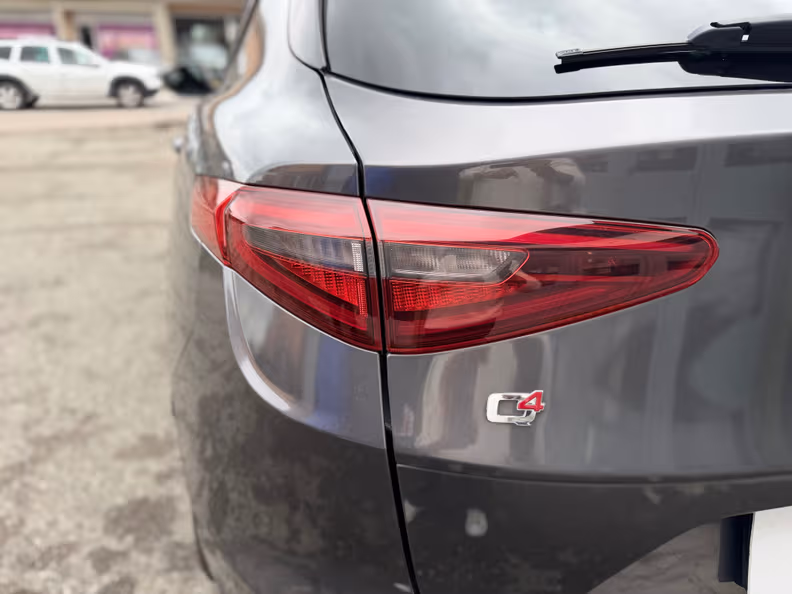 Alfa Romeo Stelvio - 12