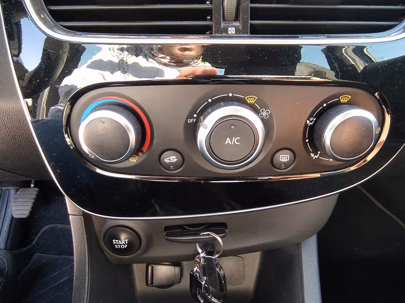 Renault Clio - 64
