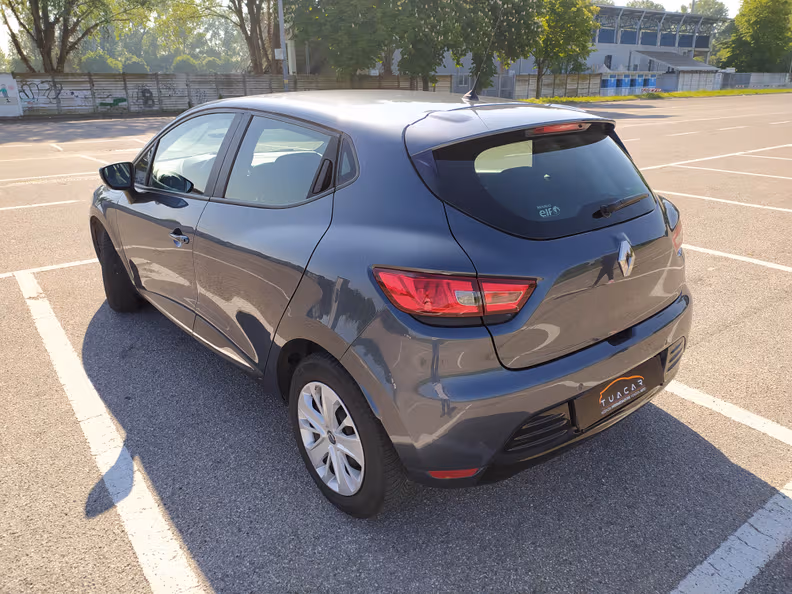 Renault Clio - 19