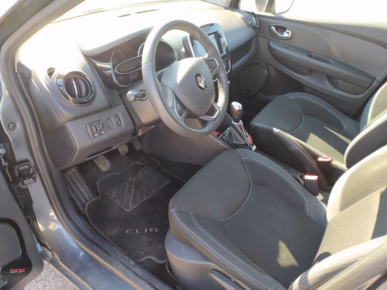 Renault Clio - 7