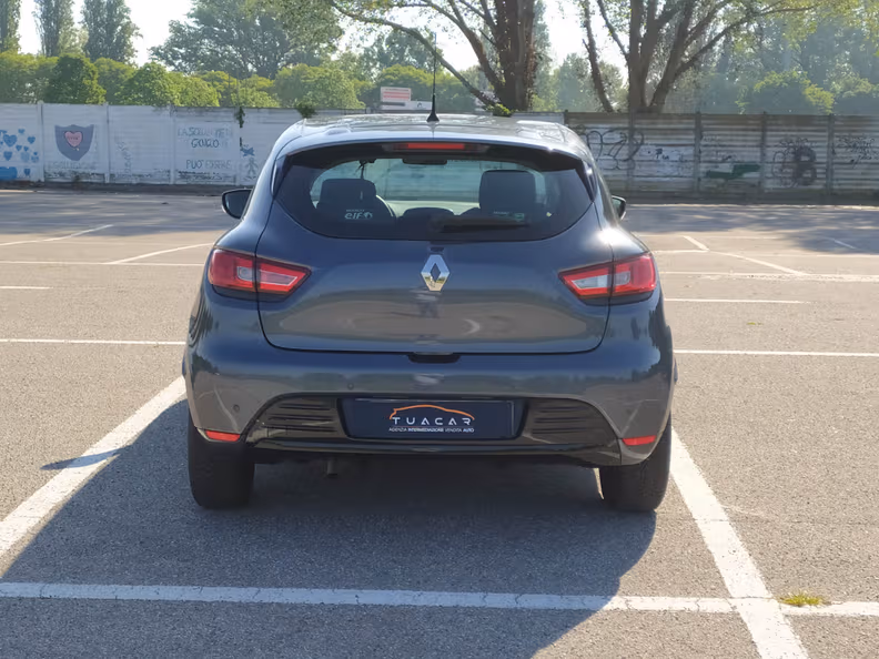 Renault Clio - 14
