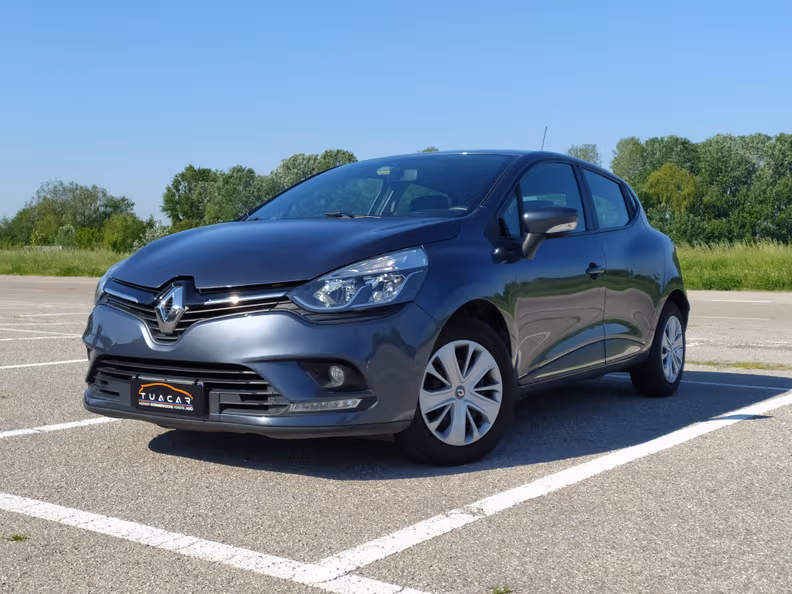Renault Clio - 1