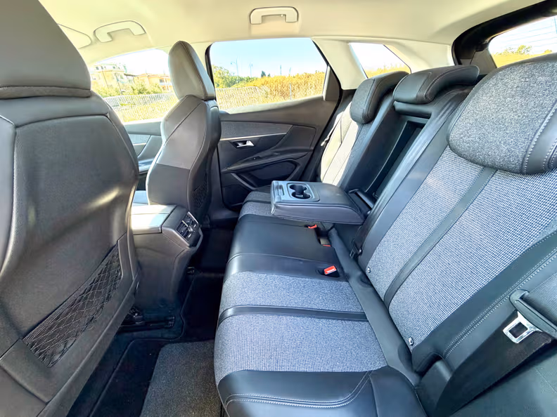 Peugeot 3008 - 13