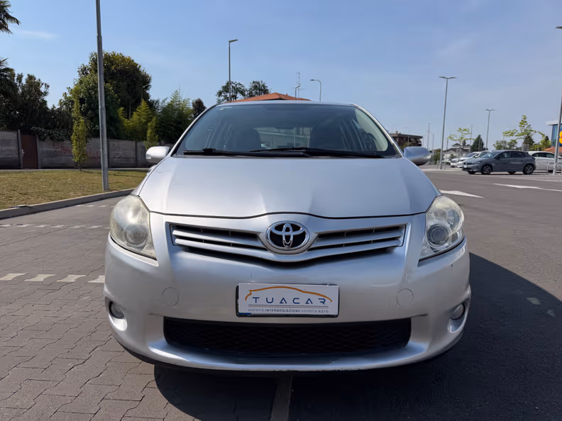 Toyota Auris - 2