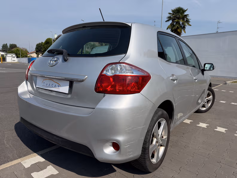 Toyota Auris - 5
