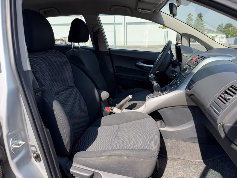 Toyota Auris - 14