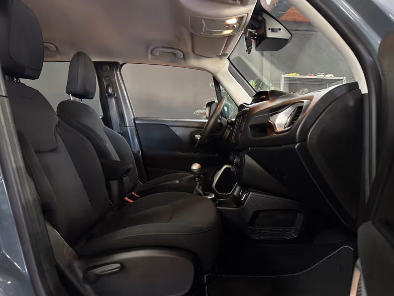Jeep Renegade - 10