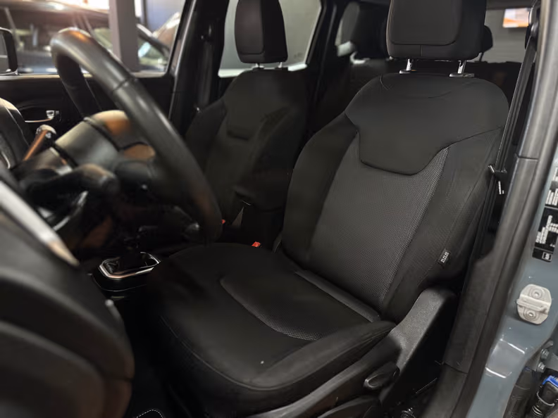 Jeep Renegade - 40