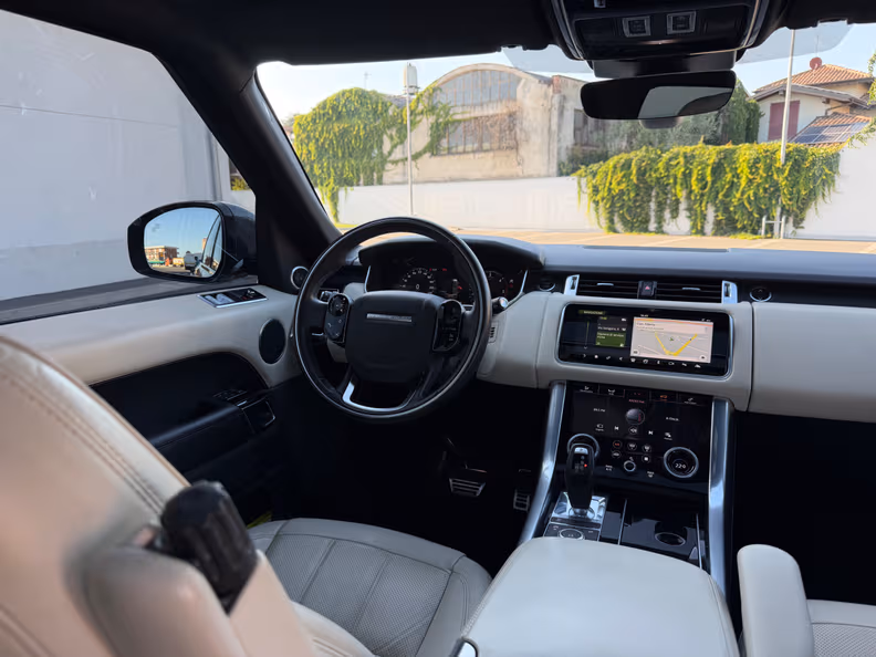 Land Rover Range Rover Sport - 24