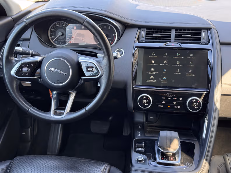 Jaguar E-Pace - 15