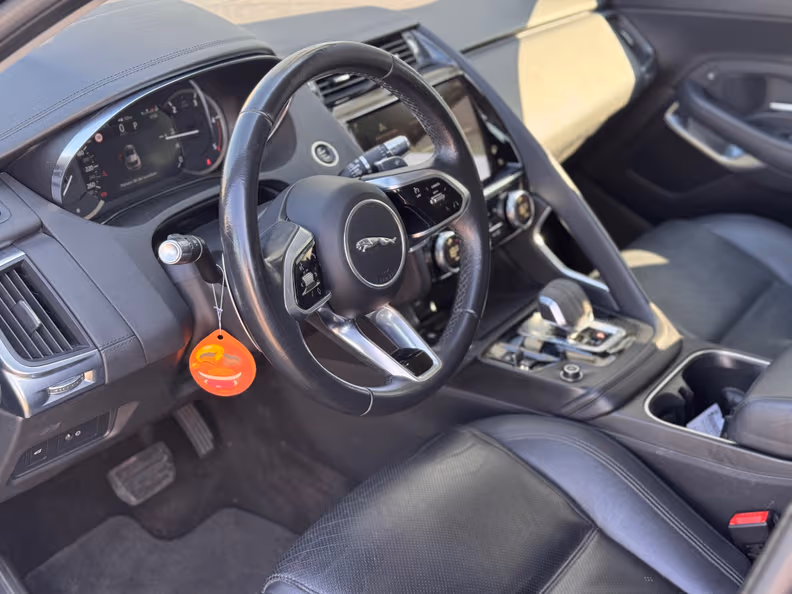 Jaguar E-Pace - 8