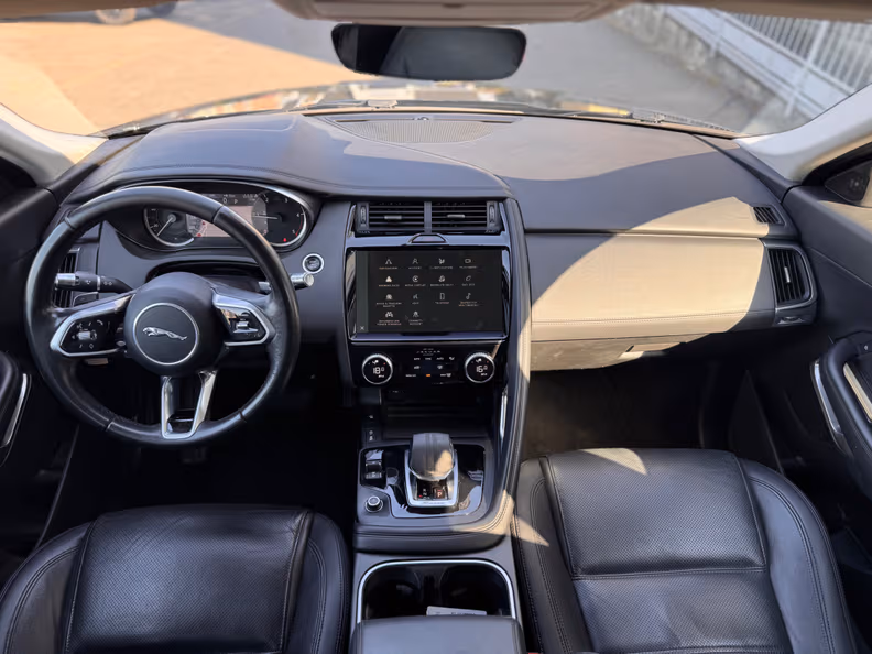 Jaguar E-Pace - 14