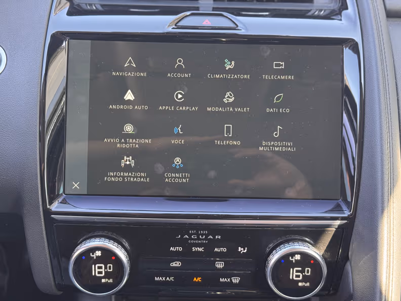 Jaguar E-Pace - 16