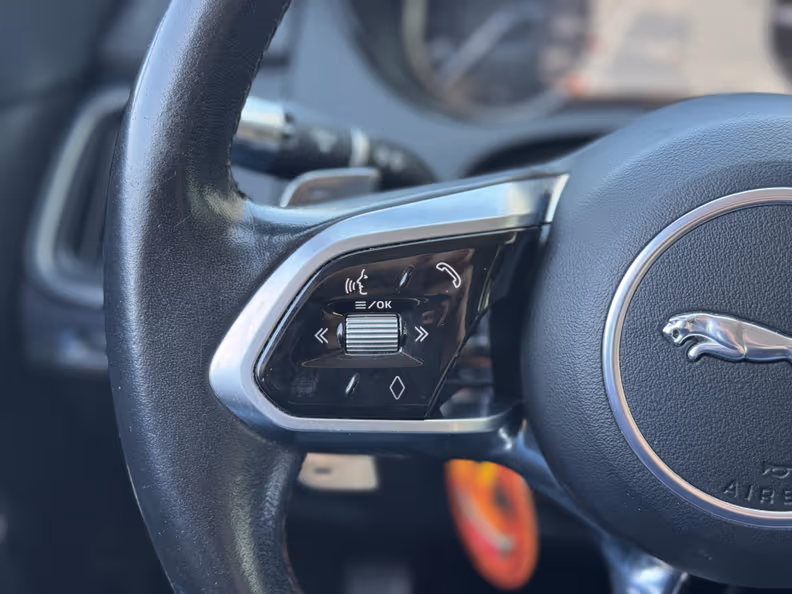 Jaguar E-Pace - 12