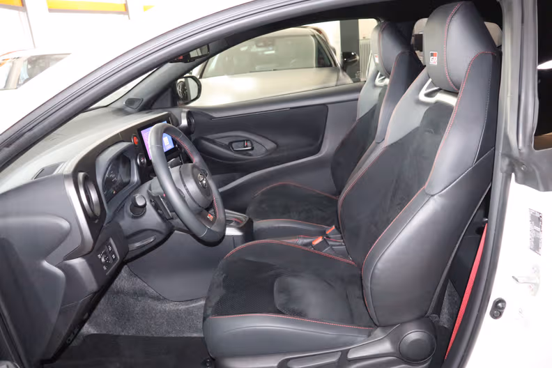 Toyota Yaris - 10