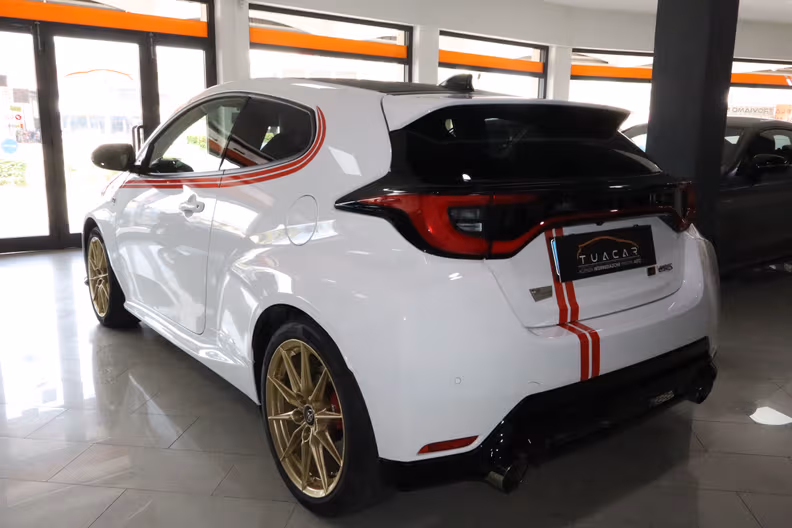 Toyota Yaris - 4
