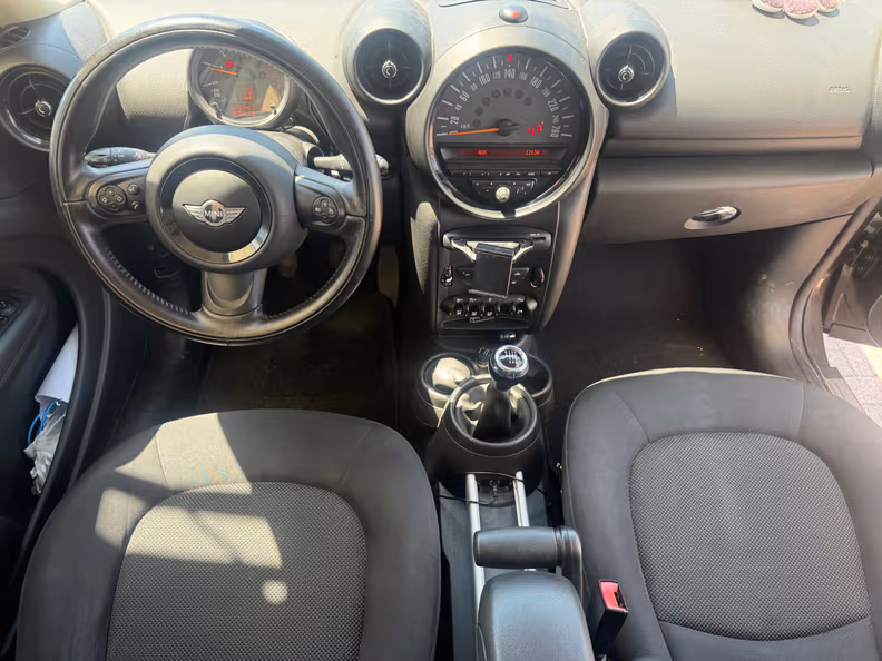 Mini Countryman - 26