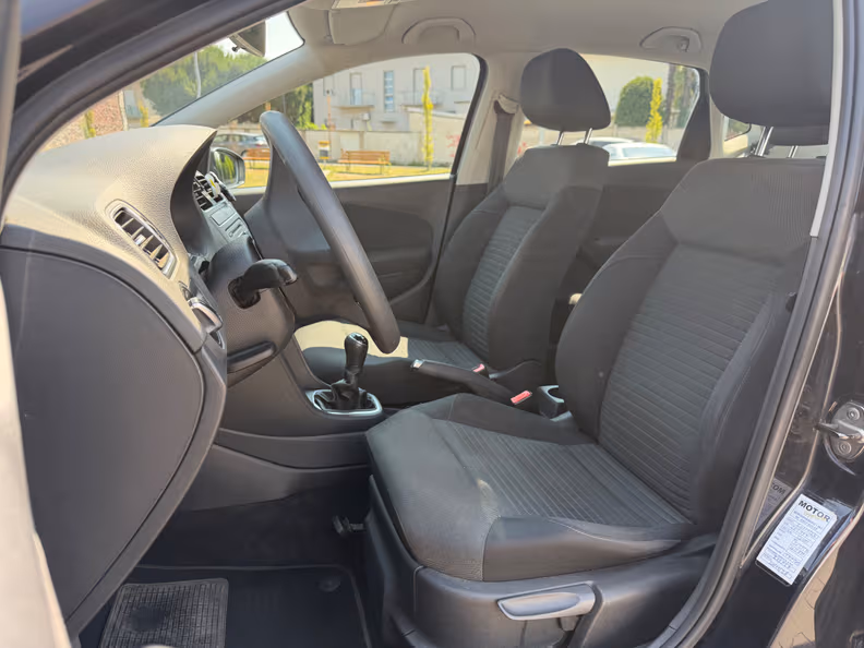 Volkswagen Polo - 10