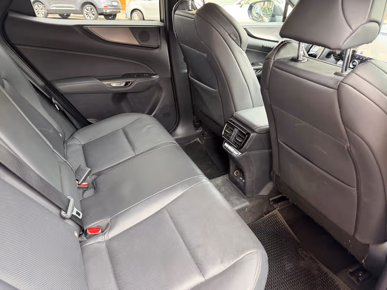 Lexus NX - 26
