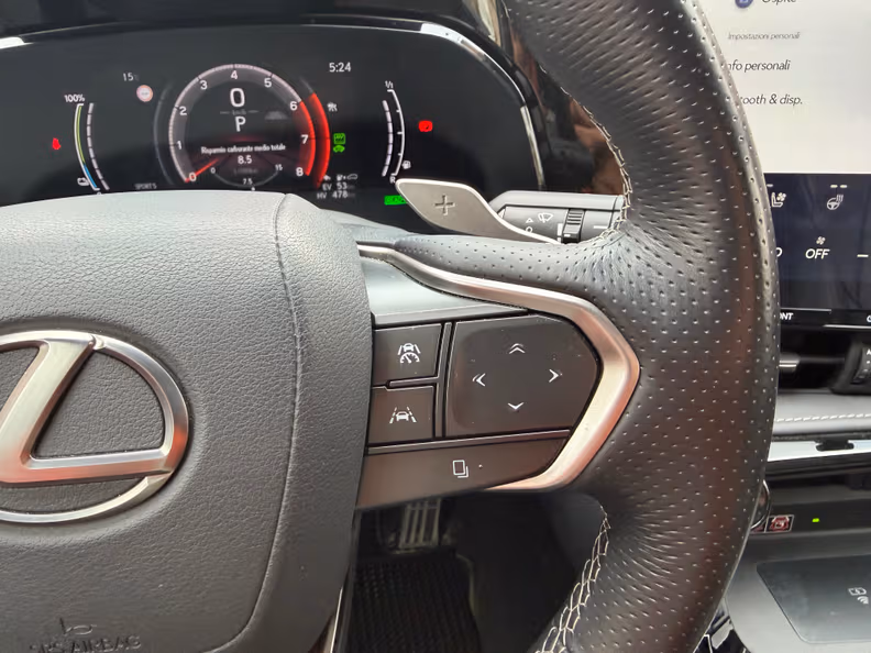 Lexus NX - 16