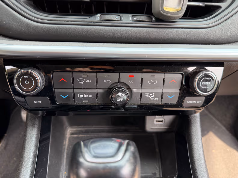 Jeep Compass - 27