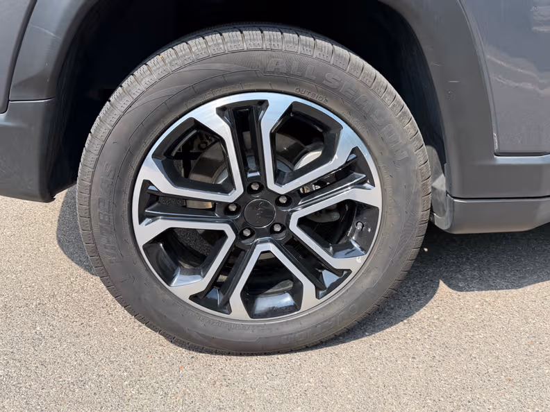 Jeep Compass - 36