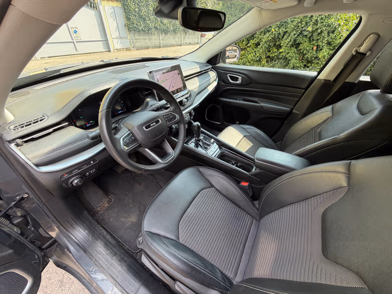 Jeep Compass - 10