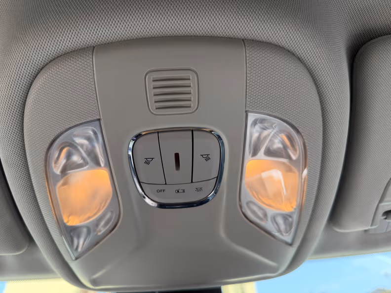 Jeep Compass - 25