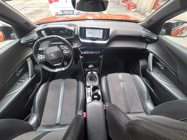 Peugeot 2008 - 13