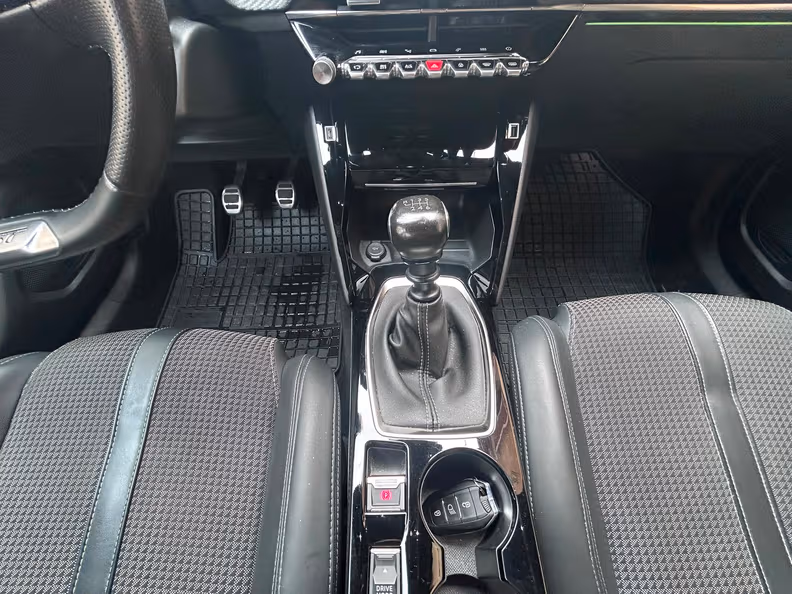 Peugeot 2008 - 15