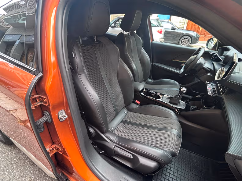 Peugeot 2008 - 12