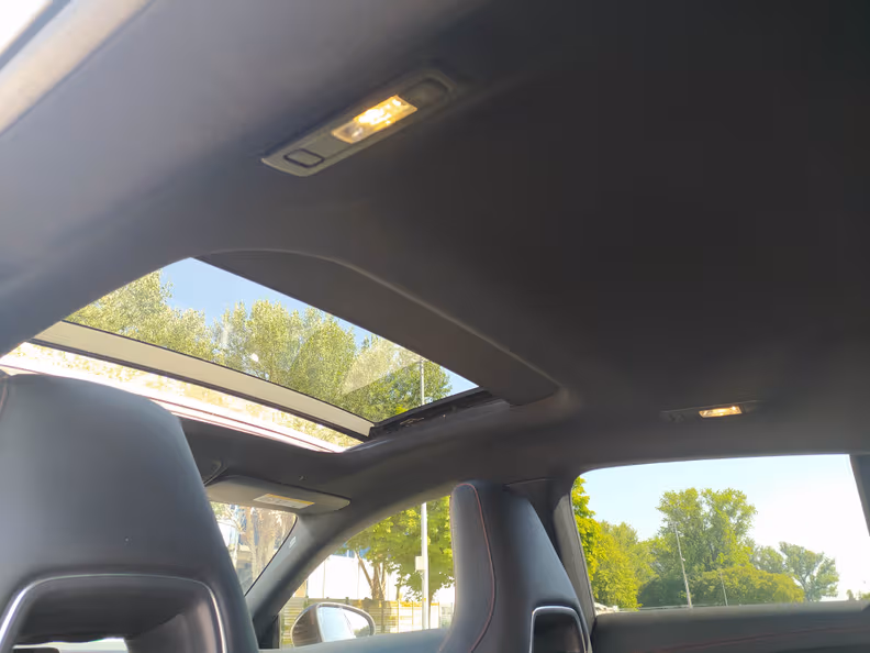 Mercedes-Benz CLA - 51