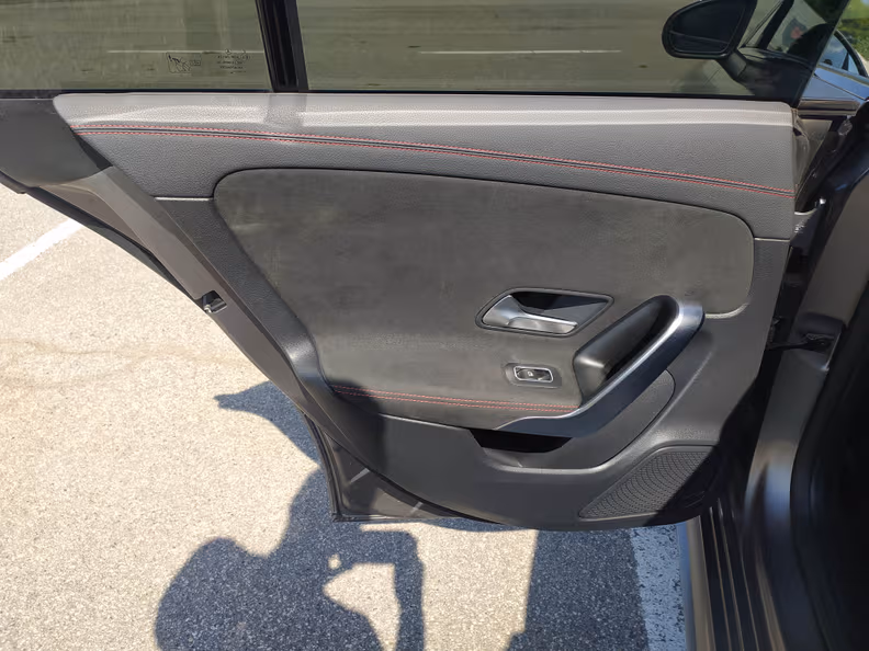 Mercedes-Benz CLA - 48