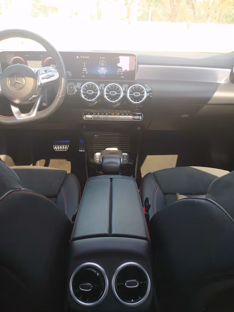 Mercedes-Benz CLA - 52