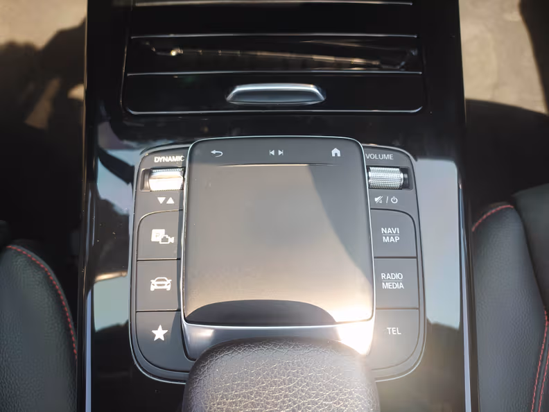 Mercedes-Benz CLA - 54