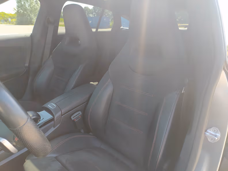 Mercedes-Benz CLA - 38