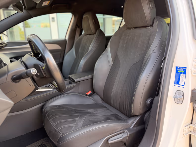 Peugeot 308 - 8