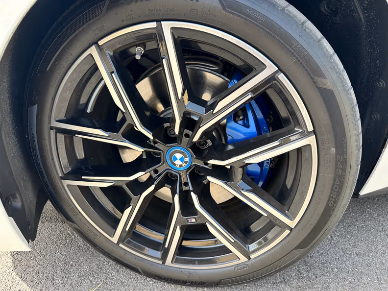 BMW i4 - 36
