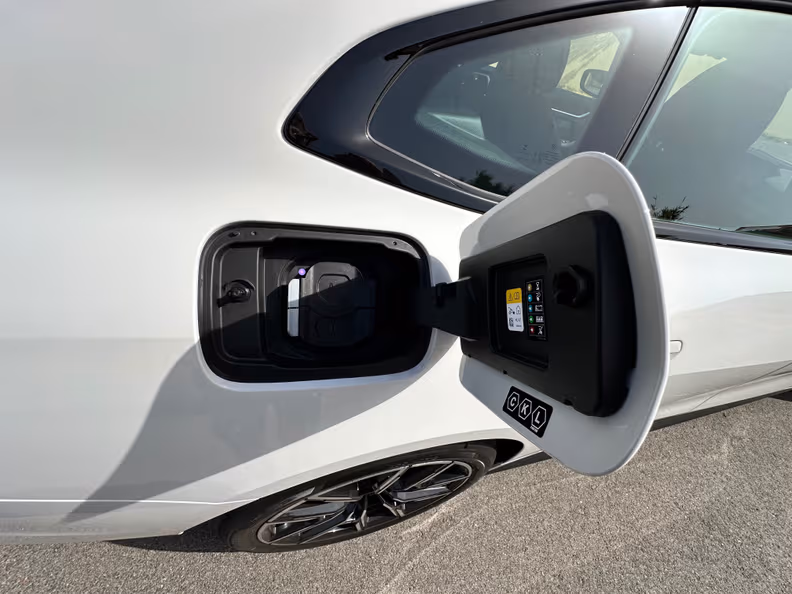 BMW i4 - 26