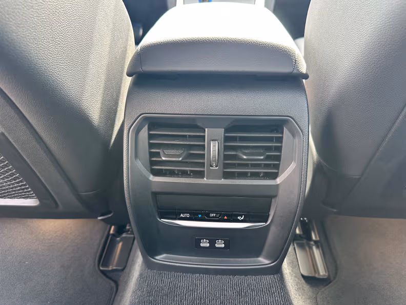 BMW i4 - 24