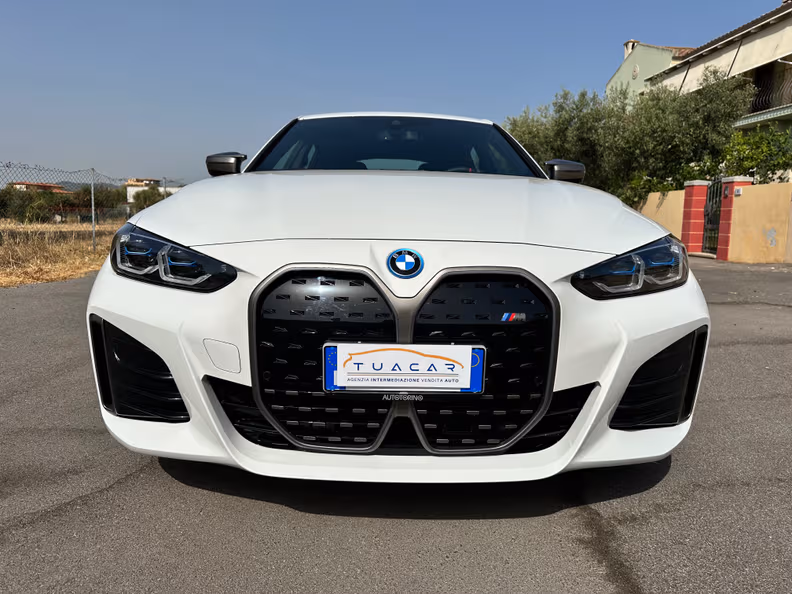 BMW i4 - 10