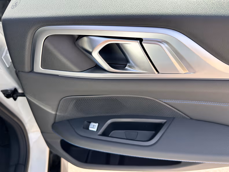 BMW i4 - 28