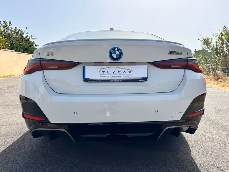 BMW i4 - 12