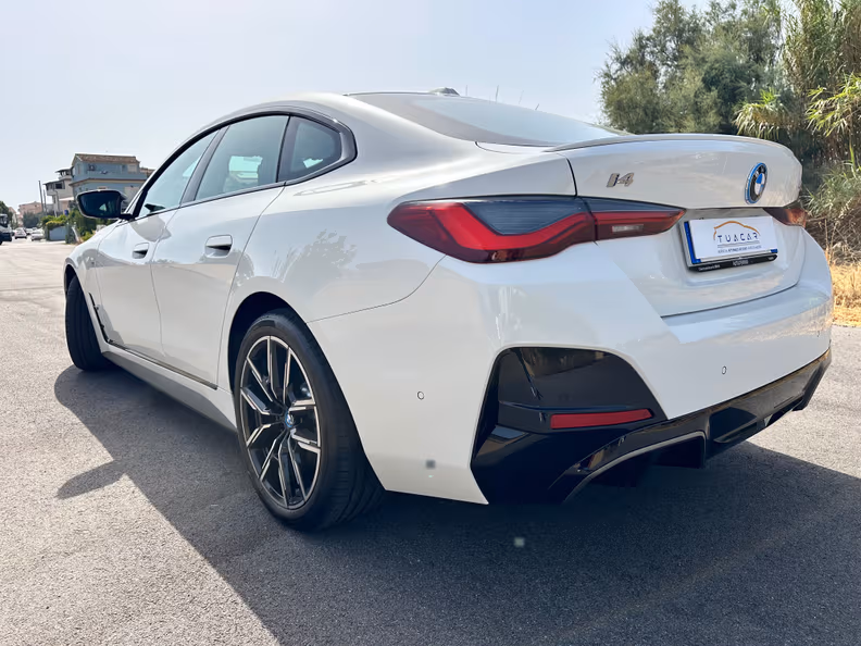 BMW i4 - 4