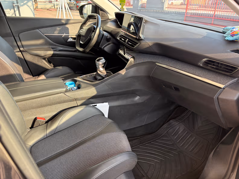 Peugeot 3008 - 13